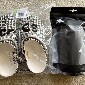 CROCS Kids J4 Black White Checkered Slippers+Adidas Youth Sock Guard black M NEW
